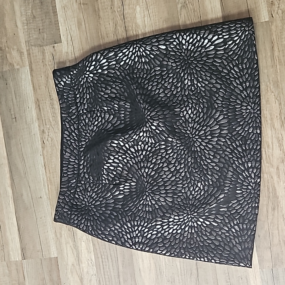 🥳bundle 3 For $15🥳Loft Shiny Floral Firecracker Burst Design Skirt - Picture 4 of 6